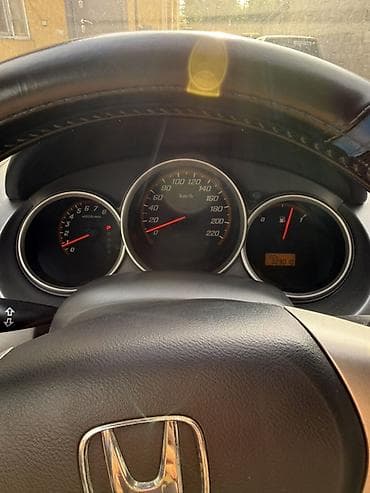 Honda Jazz: 2004 г., 1.4 л, Вариатор, Бензин, Хетчбек — 10