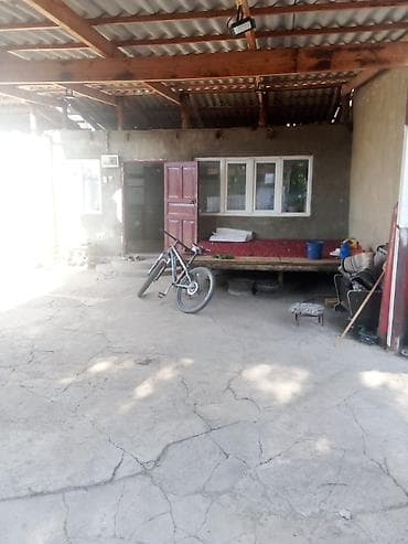 Дома: Продается жилой дом 5 комнат, участок 18 соток, хоз постройки имеются — 3