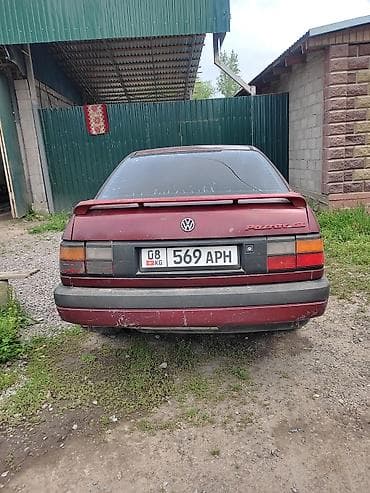 мерседес 124 с: Volkswagen Passat: 1988 г., Седан — 3