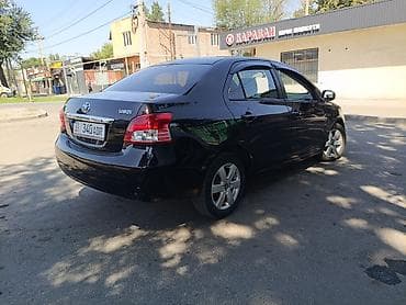 прадо 2008: Toyota Yaris: 2009 г., 1.5 л, Автомат, Бензин, Седан — 4