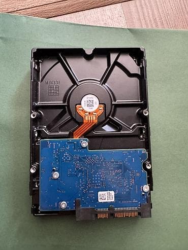 hdd disk: Жесткий диск Toshiba P300 1 ТБ (HDWD110) - Форм-фактор: 3.5" - — 2