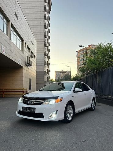 Toyota Camry: 2014 г., 2.5 л, Автомат, Бензин, Седан — 2