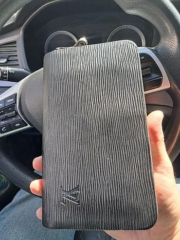 барсетка louis vuitton: Кошелек, Louis Vuitton, Натуральная кожа, Унисекс, Б/у — 1