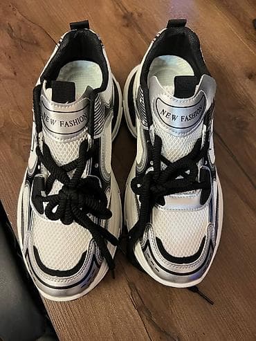 Мырзалардын бут кийими: Новая.Кроссовки в стиле dad-shoes, бело‑серебристые с черными — 2