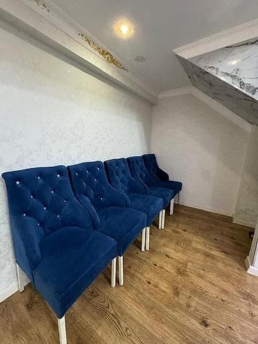 Терезелер жана комплектөөчүлөр: Зал үчүн үстөл, Колдонулган, Бүктөө эмес, Тик бурчтуу — 5