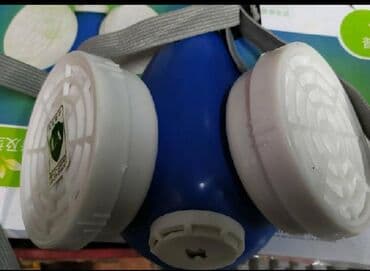 Маски медицинские: Респиратор новый осталось 3 шт. Цена по 350c0/508/01/35/95 — 3