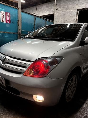 corolla e120: Toyota Ist: 2003 г., 1.5 л, Автомат, Бензин, Хэтчбэк — 4