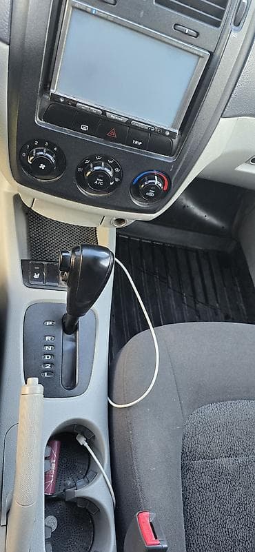 Kia Cerato: 2006 г., 1.6 л, Автомат, Бензин, Хэтчбэк — 4