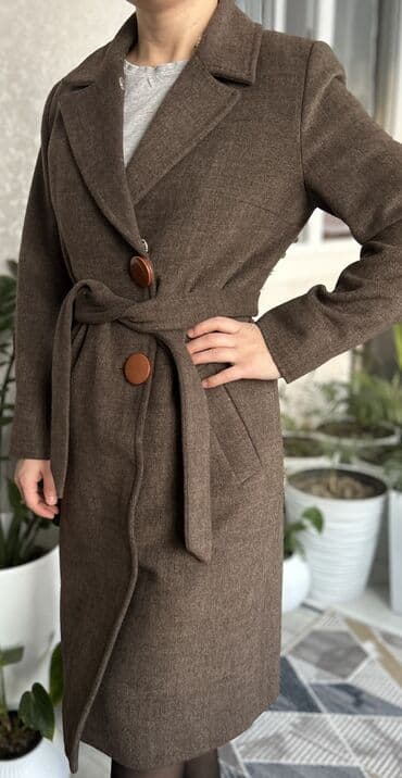 турецкая обувь из натуральной кожи: Пальто в хорошем состоянии,мех натуральный(снимается)размер 40/42 рост — 3