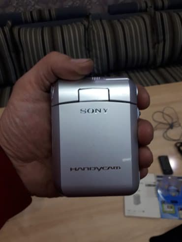 видео регистратор на машину: Видеокамера Sony. записывает на кассету и флешку. можно носить в — 1