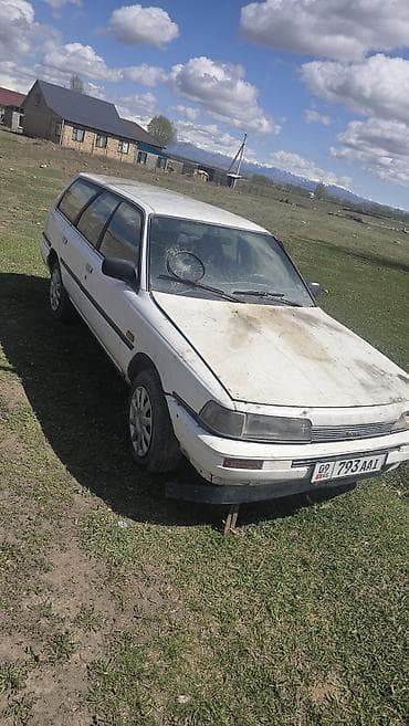 lada 2105: Toyota Camry: 1988 г., 2 л, Ручные, Дизель, Универсал — 1