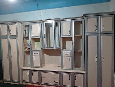 Терезелер жана комплектөөчүлөр: Стенка-гостиная модульная, классический дизайн в светлом древесном — 1