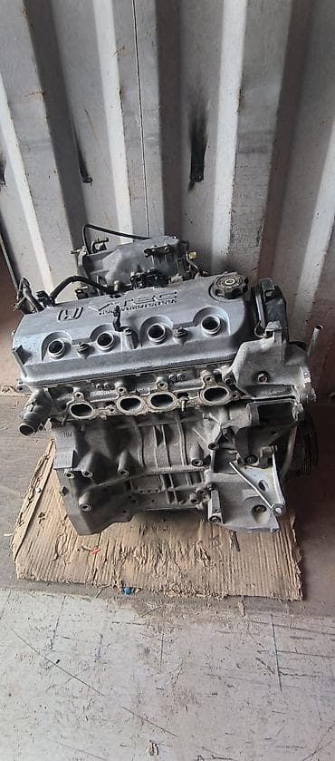 Бензиновый мотор Honda 2.3 л