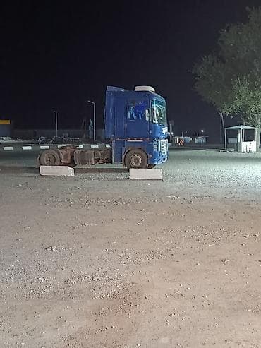 Транспорт: Тягач, Renault, 2002 г., Без прицепа — 2