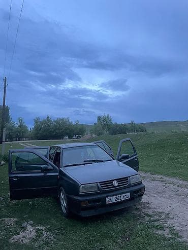 techno spark: Volkswagen Vento: 1993 г., 1.5 л, Механика, Бензин, Седан — 1