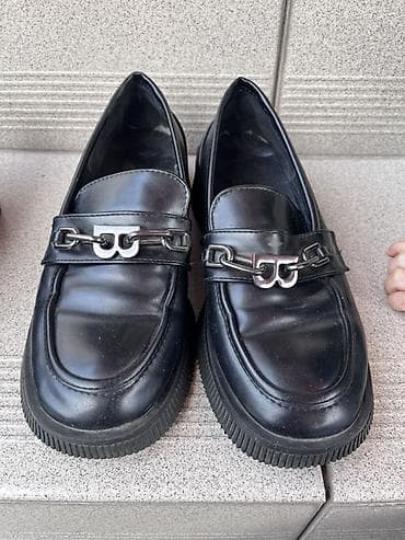 резиновые петли: Лоферы черные женские - Материал: гладкая эко-кожа с легким глянцем - — 2