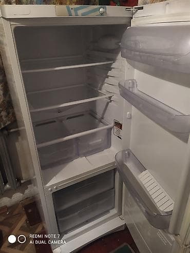 xbox 3 0: Холодильник Indesit, Б/у, Двухкамерный, De frost (капельный) — 4