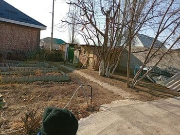 частные дома: 6 соток — 7