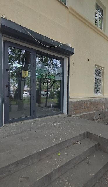 аренда азия молл: Азия Молл Сдается коммерческое помещение Площадь: 50м2 Первая линия — 7