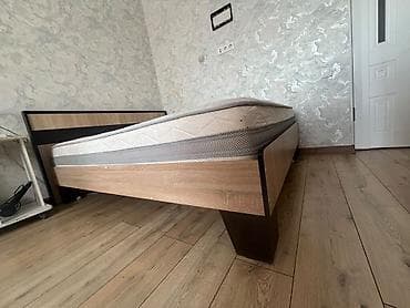 max safe: Двуспальная кровать, Б/у, С матрасом, длина - 200 см — 2