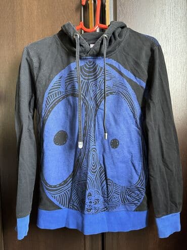 где можно взять котенка бесплатно: Отдам даром толстовку какого то корейского бренда.
Г. Каракол — 1