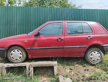 Унаа сатуу: Volkswagen Golf: 1995 г., 1.6 л, Кол менен иштөөчү, Бензин, Хетчбек — 3