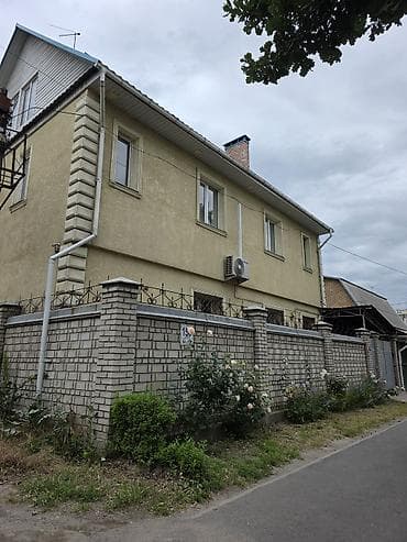 Продается просторный двухэтажный жилой дом с мансардой и ухоженным