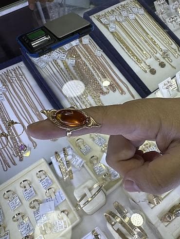 янтарь шуру: Крупное кольцо с овальным кабошоном янтарного оттенка Проба 585 гр 5 — 1