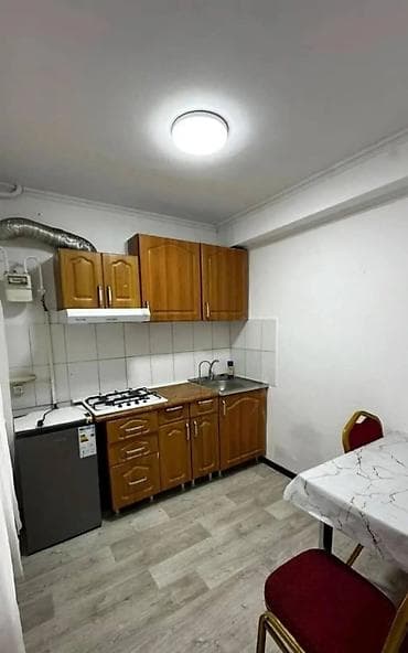 квартира каракол сутка: 1 бөлмө, Кыймылсыз мүлк агенттиги, Чогуу жашоосу жок, Толугу менен эмереги бар — 3