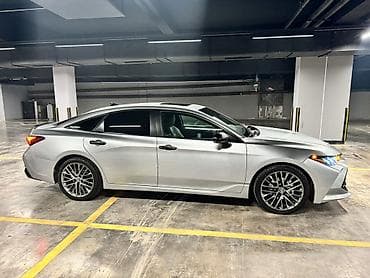 prius 2015: Toyota Avalon: 2018 г., Гибрид, Седан — 4