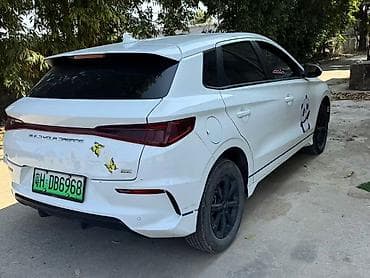 srv 2: BYD E2: 2022 г., Робот, Хэтчбэк — 5