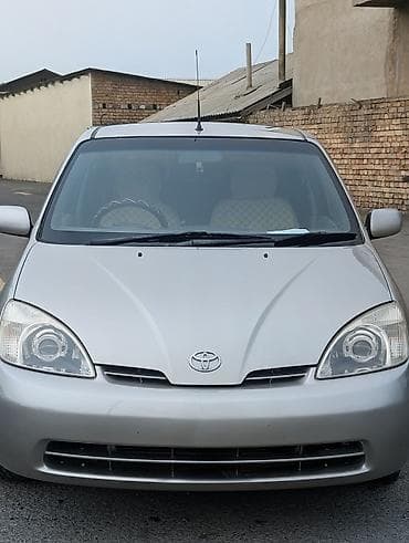 Toyota Prius: 2002 г., 1.5 л, Вариатор, Гибрид, Седан