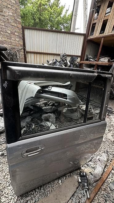 грузовой донголок: Дверь Задняя правая Honda — 1