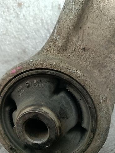 нижний рычаг: Передний нижний рычаг подвески (алюминиевый/литой), с установленными — 2