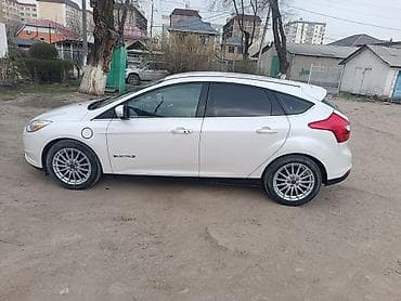 ford kuga: Ford Focus: 2013 г., Робот, Электромобиль, Хэтчбэк — 7