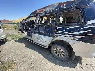 Mitsubishi Delica дизель 2 кузов хотели перекинуть времени нету движок — 9