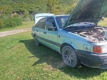 бишкек авто салон: Volkswagen Passat: 1992 г., 1.8 л, Кол менен иштөөчү, Бензин, Седан — 4