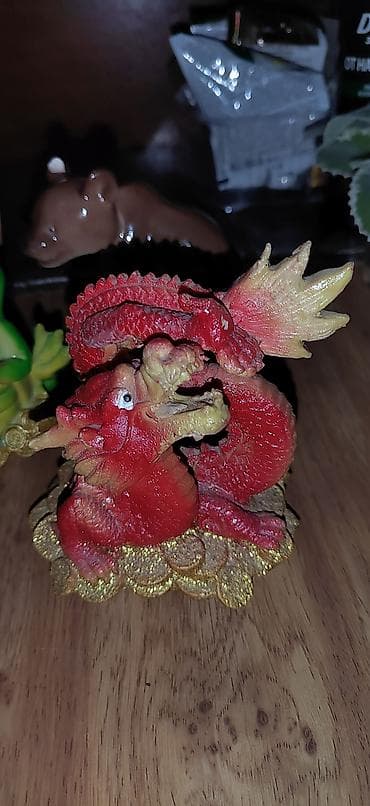 сумерки книги: Коллекция сувенирных фигурок животных и мифических существ — 4