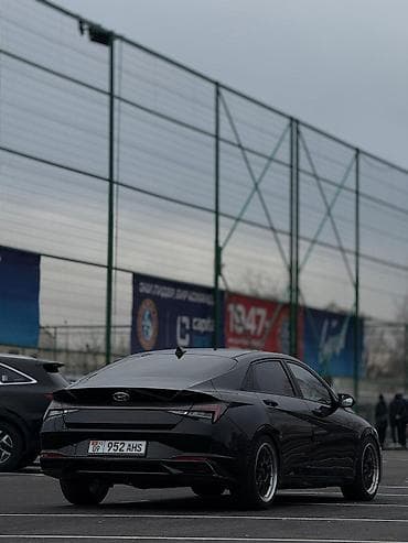 line: Hyundai Elantra: 2021 г., Седан — 8