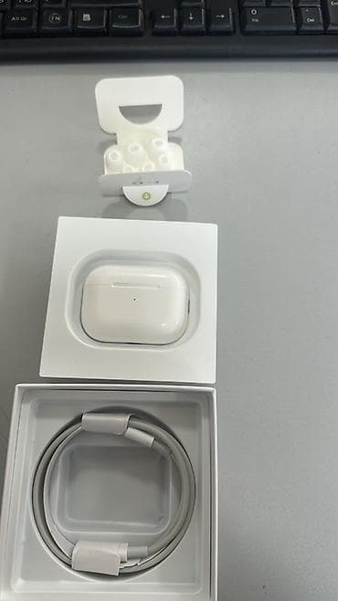 Apple AirPods Pro — беспроводные наушники-вкладыши с активным