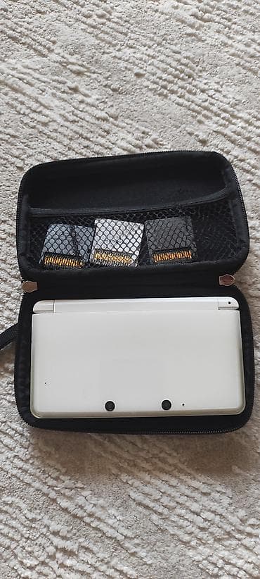 PS4 (Sony PlayStation 4): Nintendo 3DS, белый цвет. Особенности и функции: - Два экрана — 5