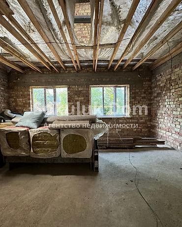 дома в новапокровке: 🏠Продается дом в г. Шопоков. 🟡Комнаты: 7 + 4 🟡Участок: 12 соток — 9