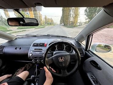 type r: Honda Fit: 2001 г., 1.3 л, Автомат, Бензин, Хэтчбэк — 5
