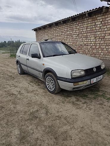 Volkswagen Golf: 1993 г., 1.8 л, Механика, Бензин, Хэтчбэк