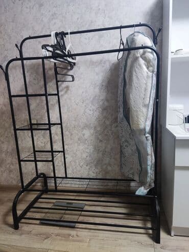 ваза купить: Тумба и подставка для обуви, Б/у, Дерево, Самовывоз — 3