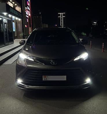 Транспорт: Toyota Sienna: 2022 г., 2.5 л, Автомат, Гибрид, Минивэн — 3