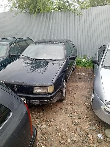 Volkswagen Passat: 1991 г., 1.8 л, Бензин