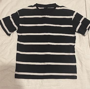лен мужской: За все футболки -700 сом. Размер в основном 44-46. Все футболки в — 4