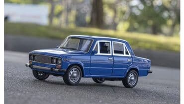 дети машина: Машинка металлическая Тойота Corolla коллекционная 1:32 Машинка Лада — 10