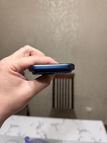 телеви: IPhone 17 Pro, Б/у, 256 ГБ, Синий, Чехол, 98 % — 3
